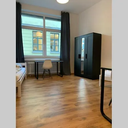Schutzenstrasse In Apartment *